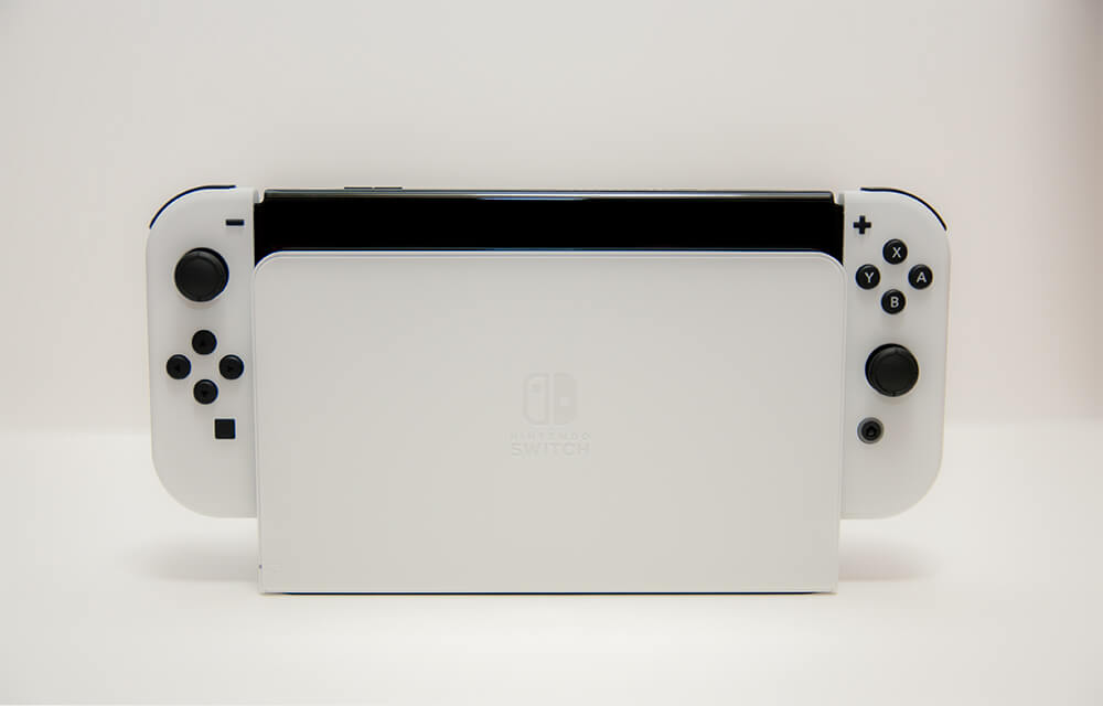 写真：Nintendo Switch（有機ELモデル）ドック正面