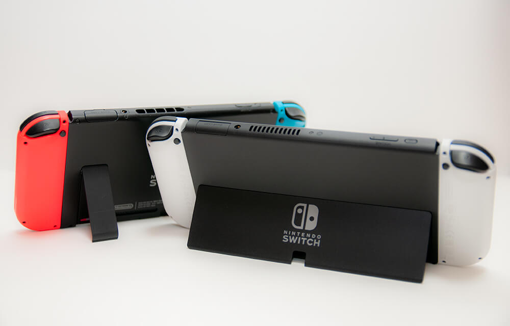 写真：Nintendo Switch（有機ELモデル）スタンド